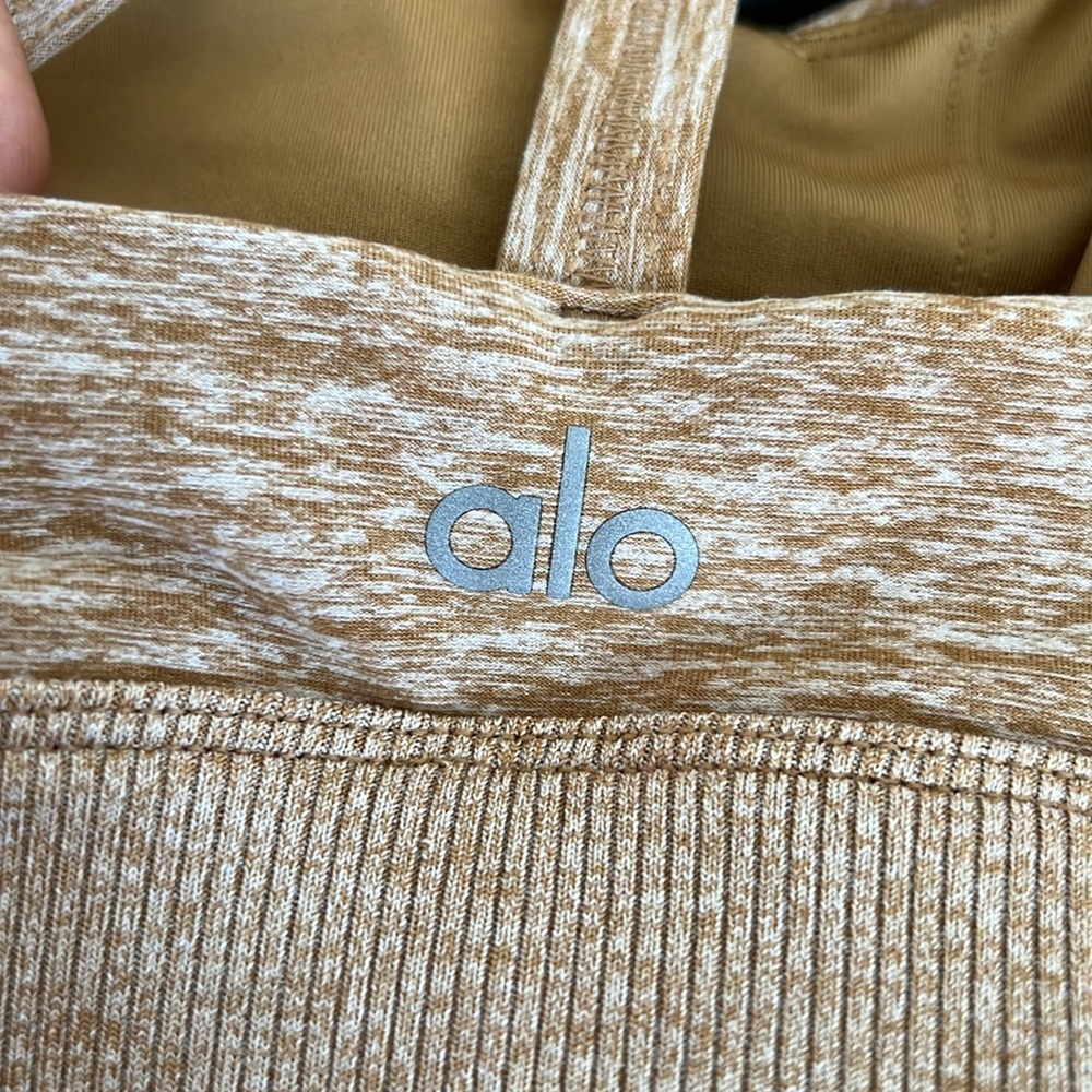 ALO Yoga Lush Strappy Back Sport Bra NWT - Picture 5 of 6
